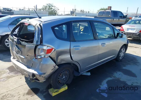 2010 Honda Fit z USA, uszkodzony, nr VIN JHMGE8H26AS007396